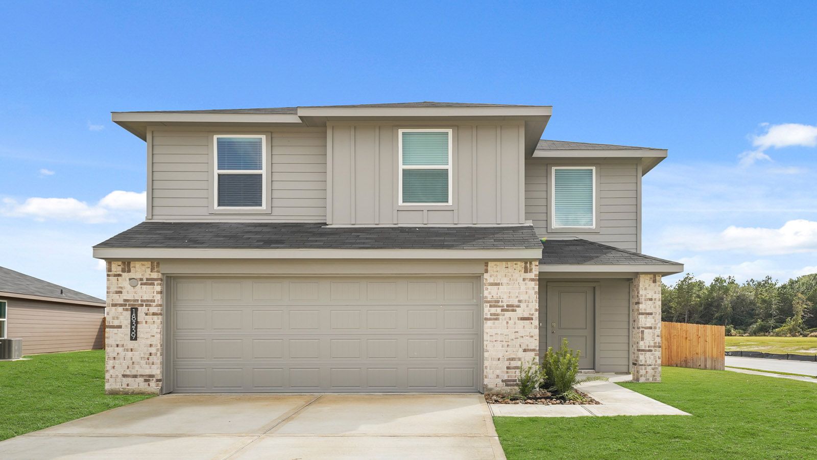 Exterior:Elevation Image 0.