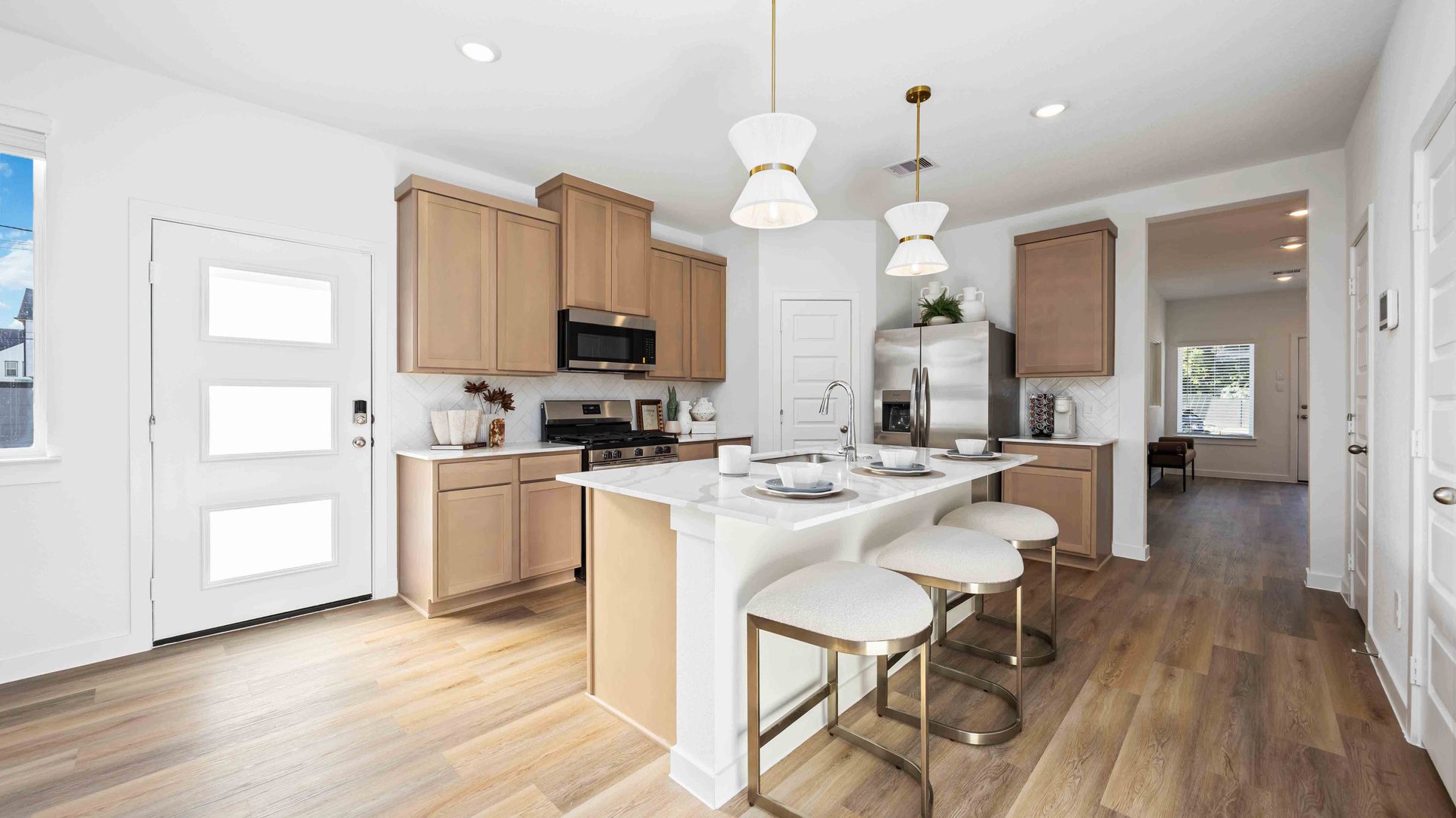 Exterior:Elevation Image 0.