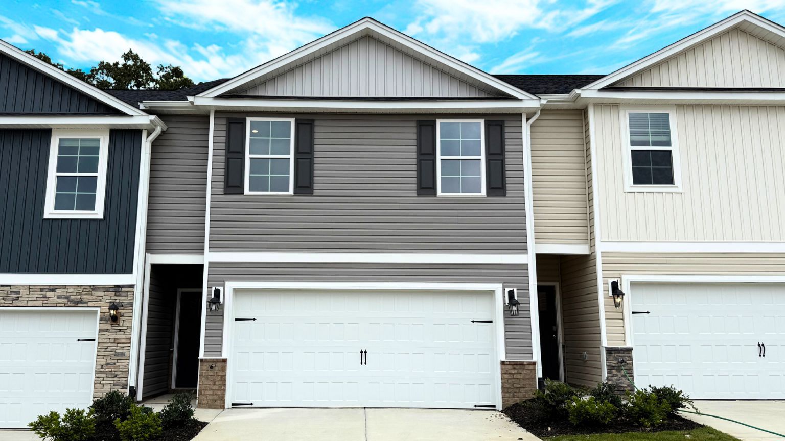 Exterior:Elevation Image 0.