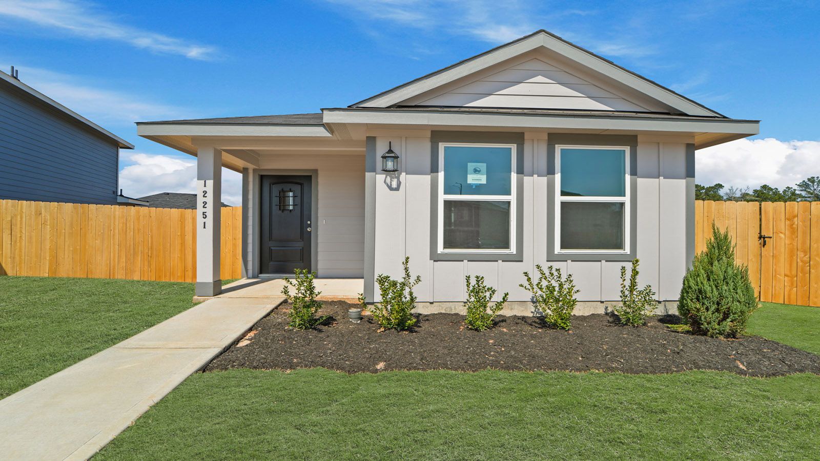 Exterior:Elevation Image 0.