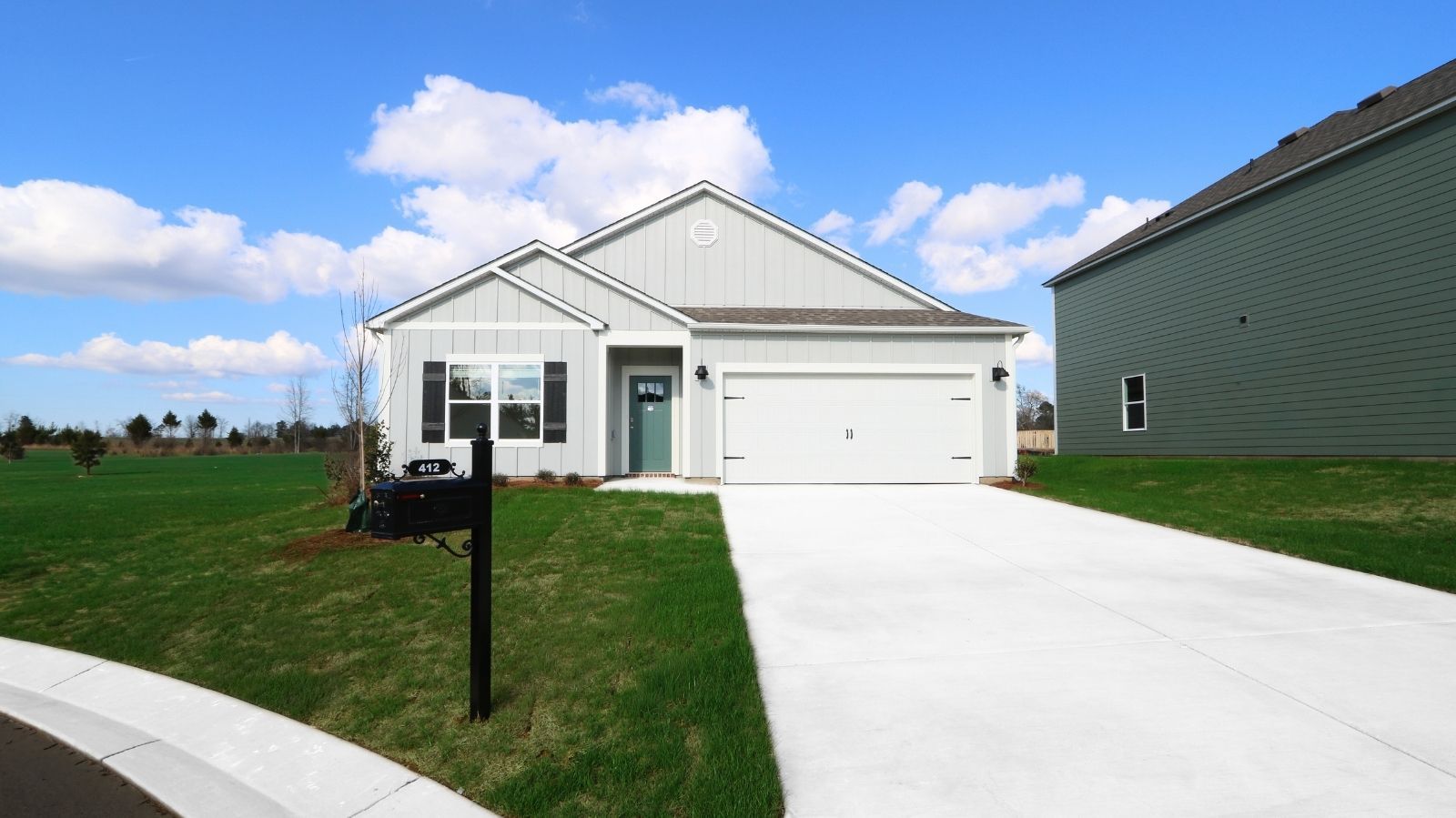 Exterior:Elevation Image 0.