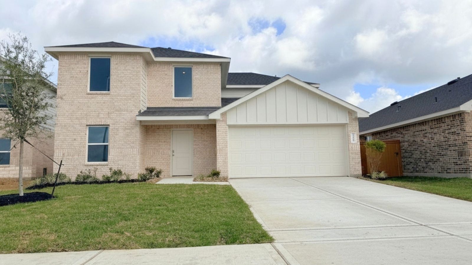 Exterior:Elevation Image 0.
