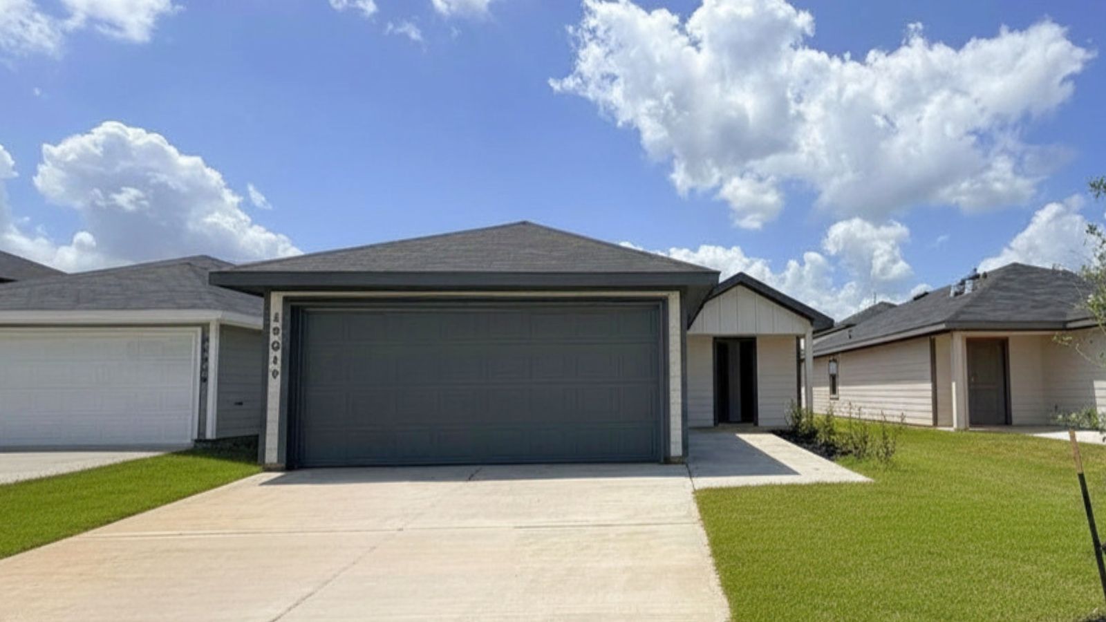 Exterior:Elevation Image 0.