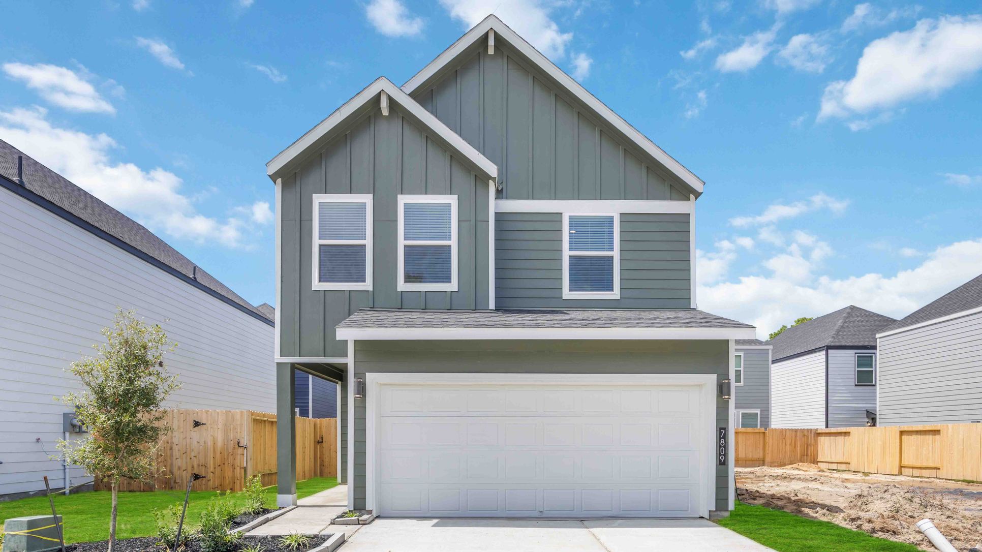 Exterior:Elevation Image 0.