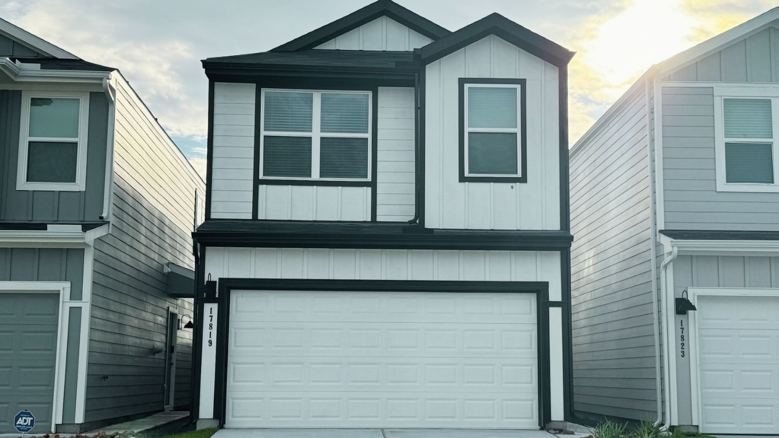 Exterior:Elevation Image 0.
