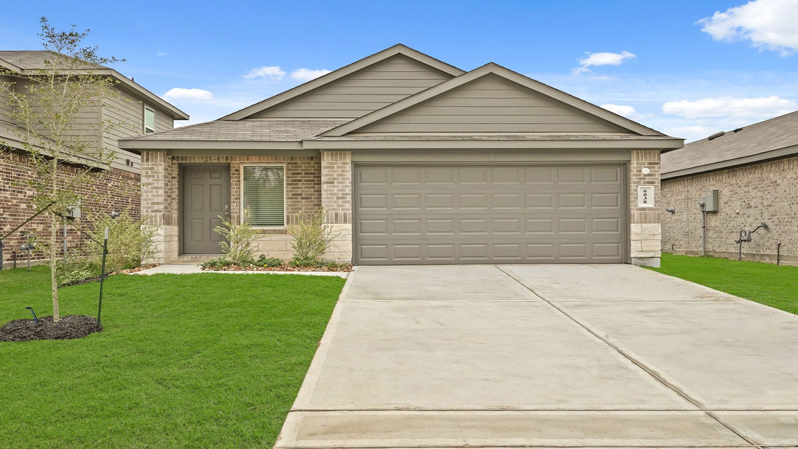 Exterior:Elevation Image 0.