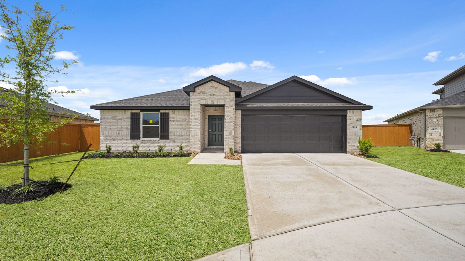 Exterior:Elevation Image 0.