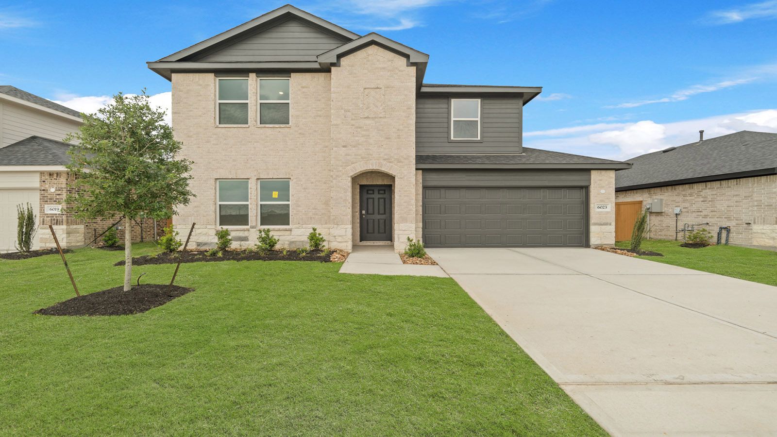 Exterior:Elevation Image 0.