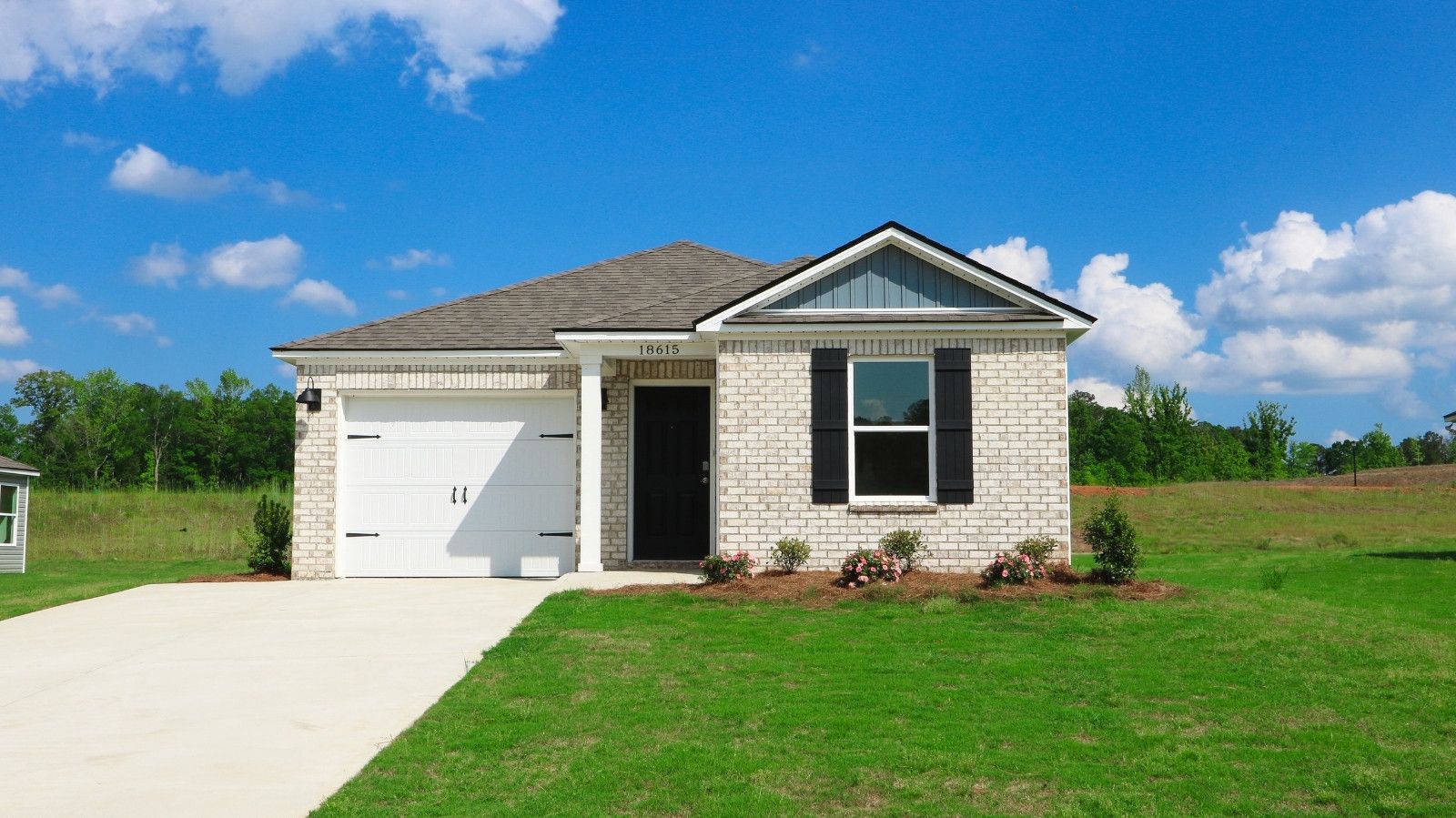 Exterior:Elevation Image 0.