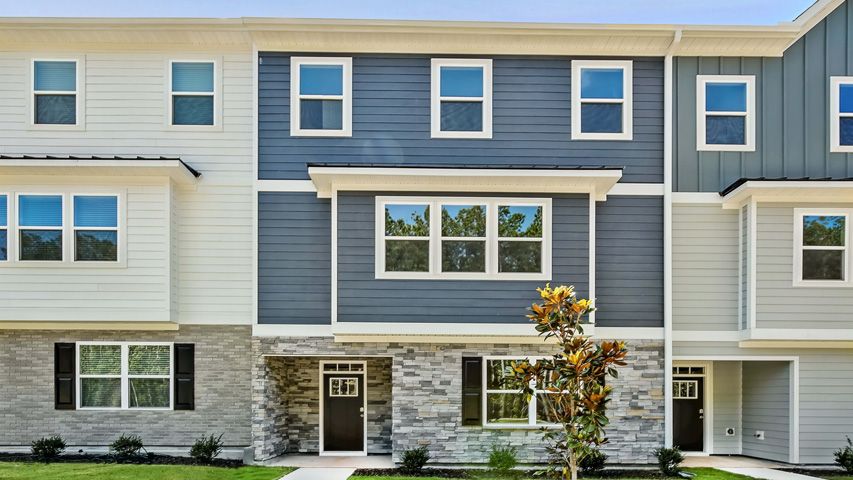 Exterior:Elevation Image 0.