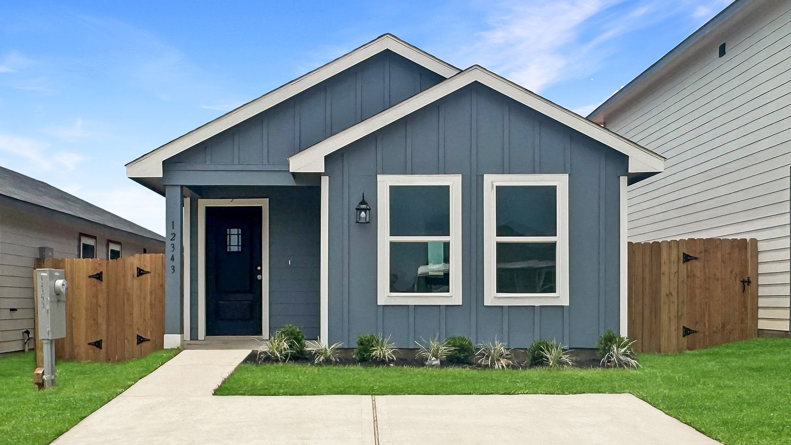 Exterior:Elevation Image 0.