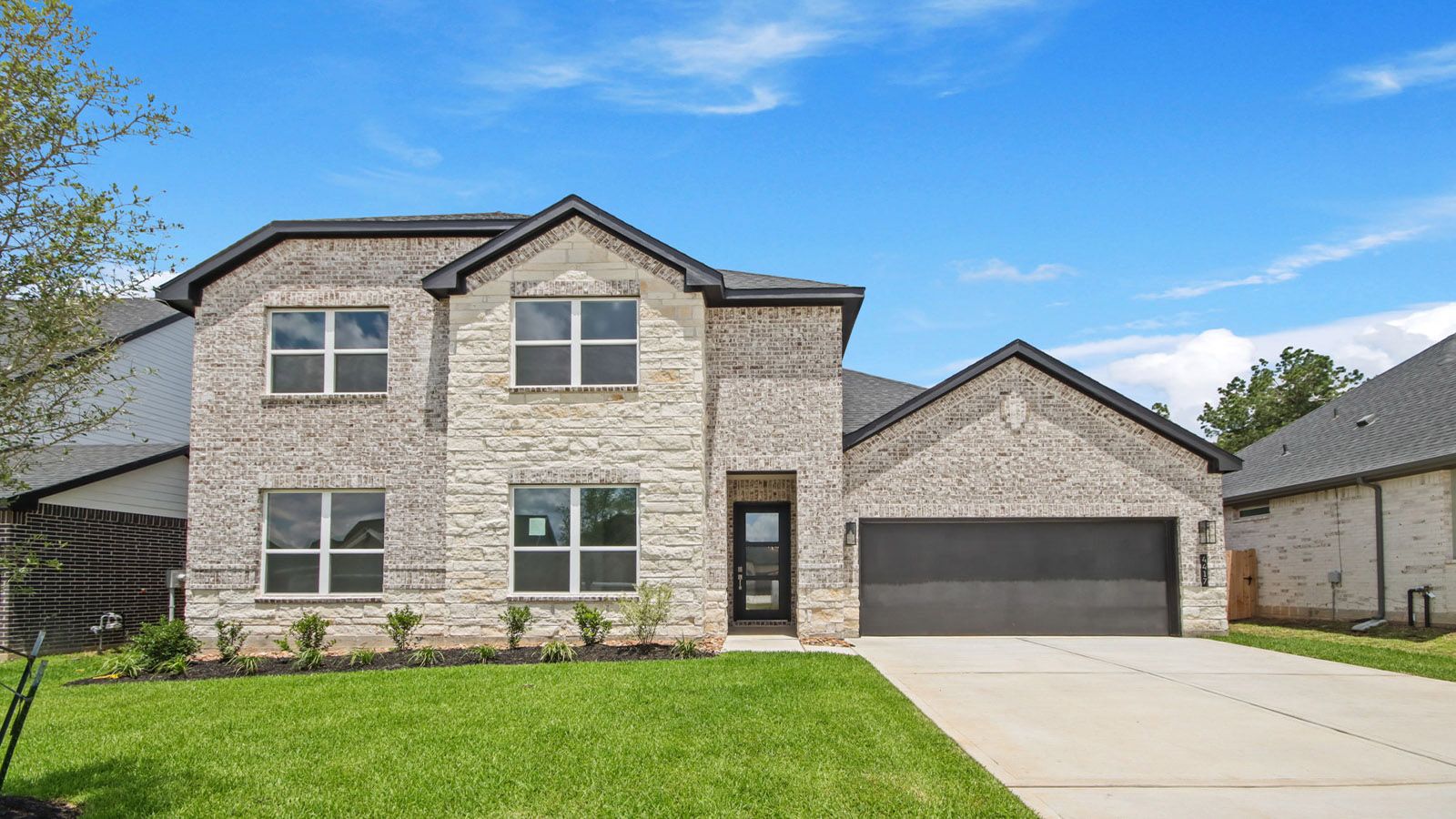 Exterior:Elevation Image 0.