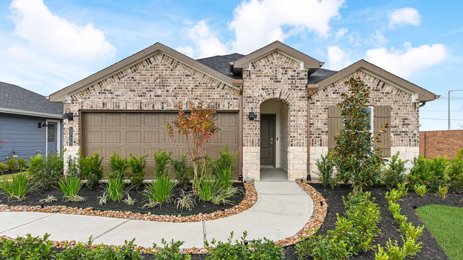Exterior:Elevation Image 0.