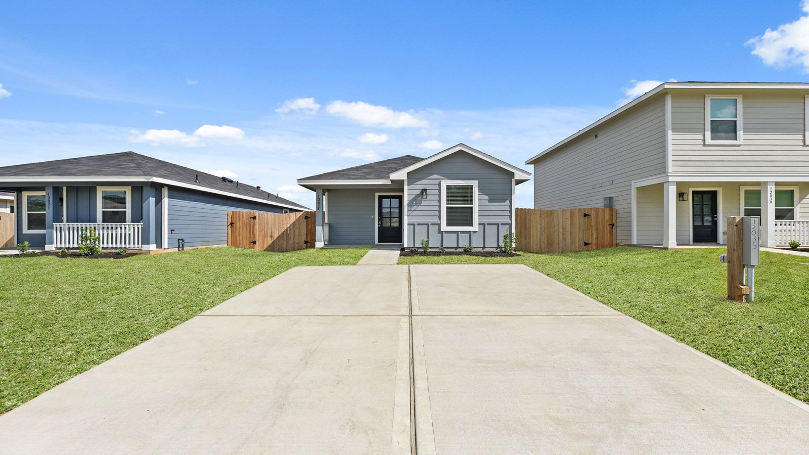 Exterior:Elevation Image 0.