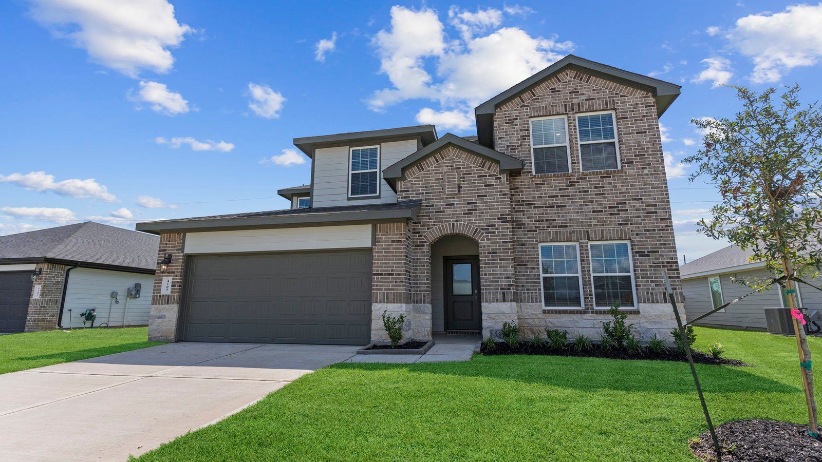 Exterior:Elevation Image 0.