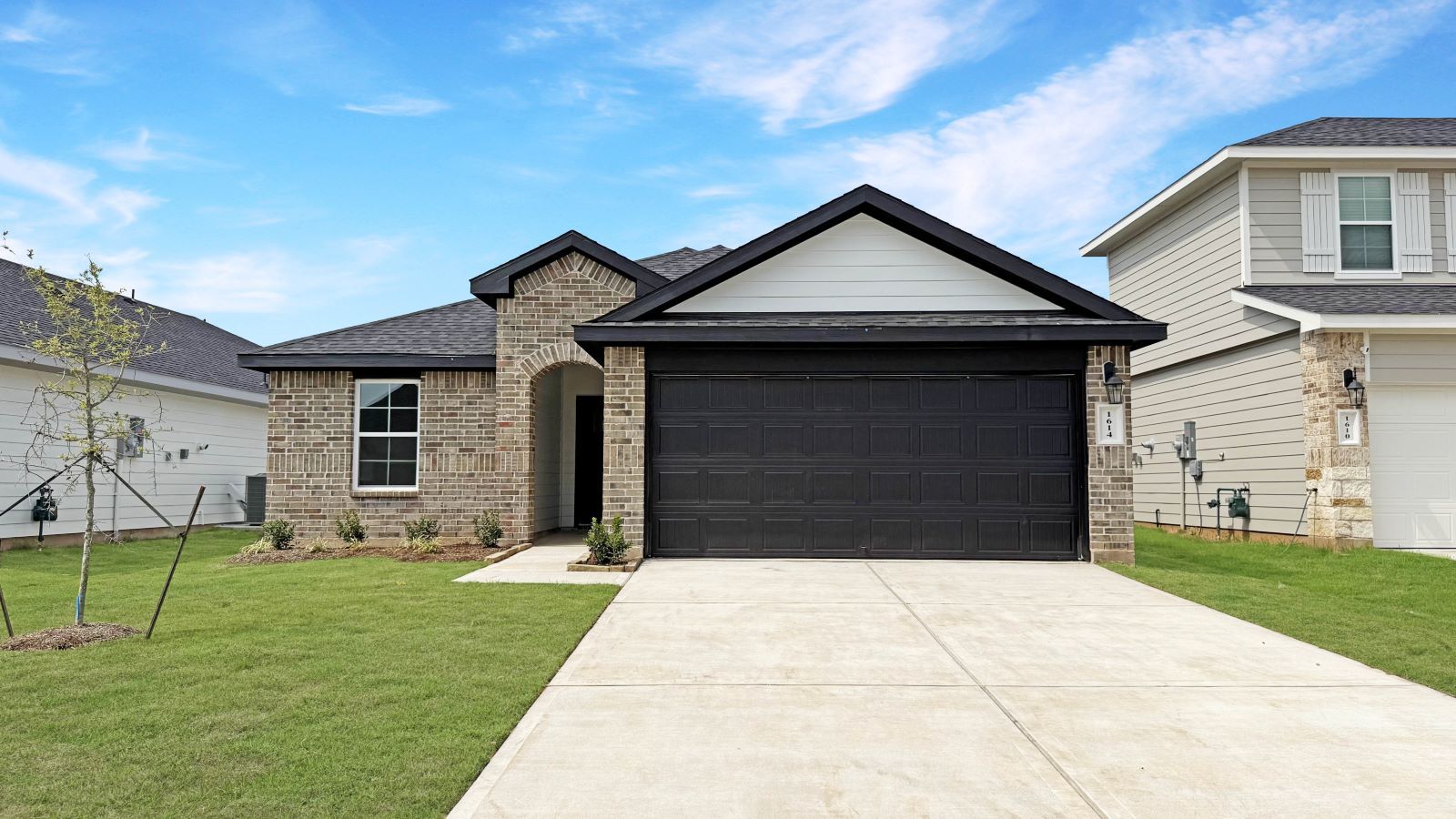 Exterior:Elevation Image 0.