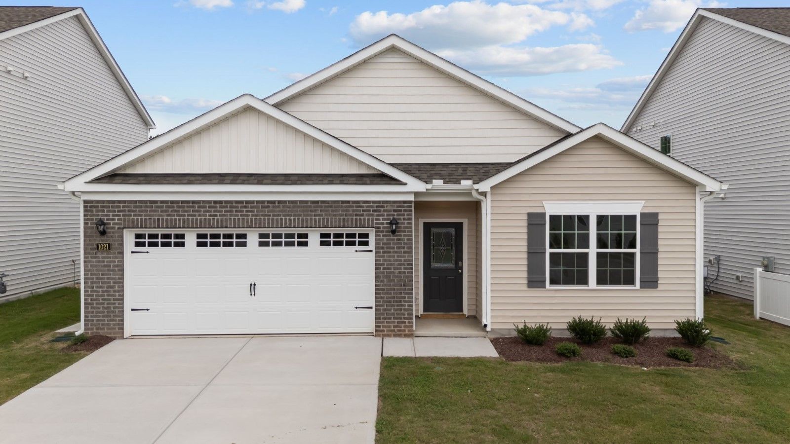 Exterior:Elevation Image 0.