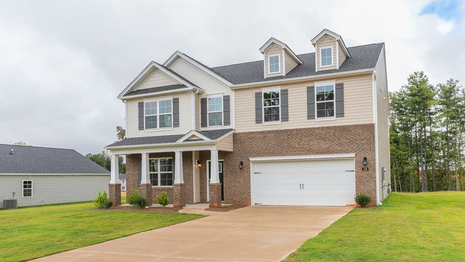 Exterior:Elevation Image 0.