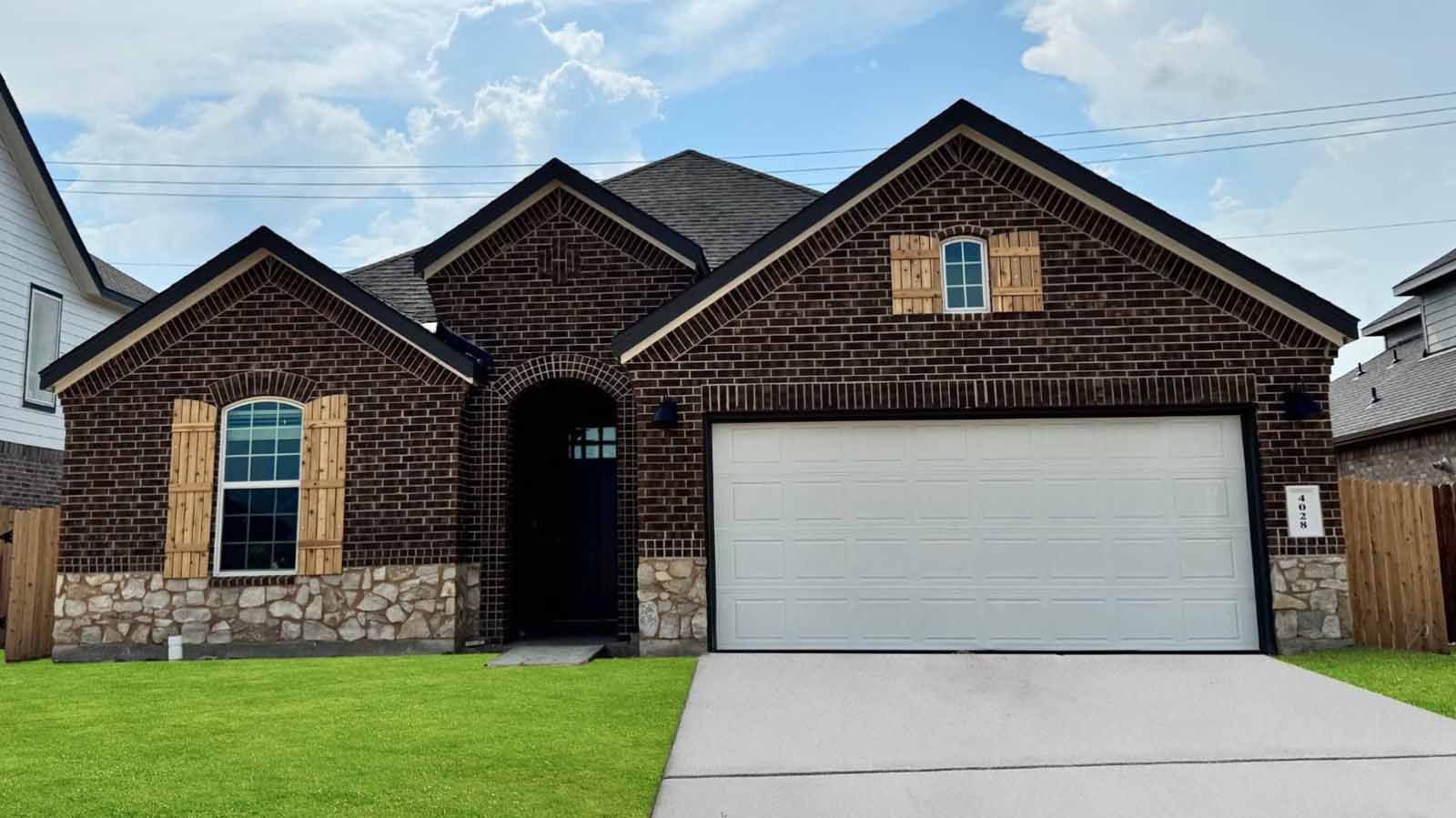 Exterior:Elevation Image 0.