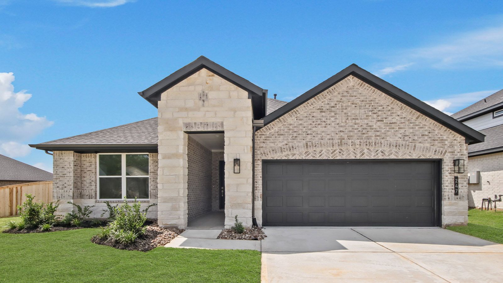 Exterior:Elevation Image 0.