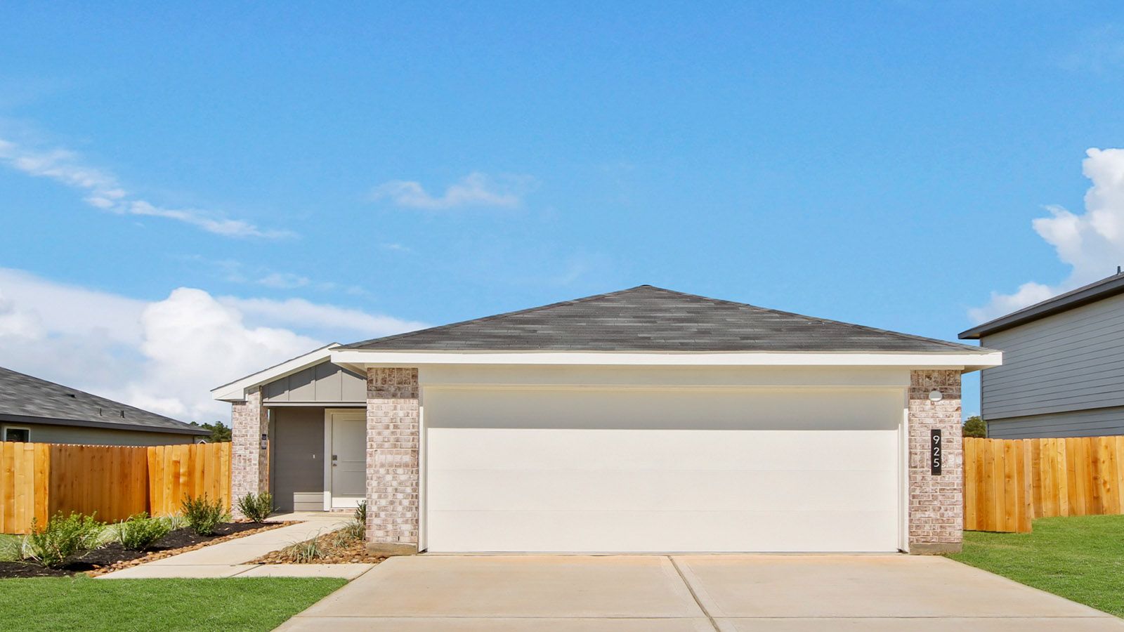 Exterior:Elevation Image 0.