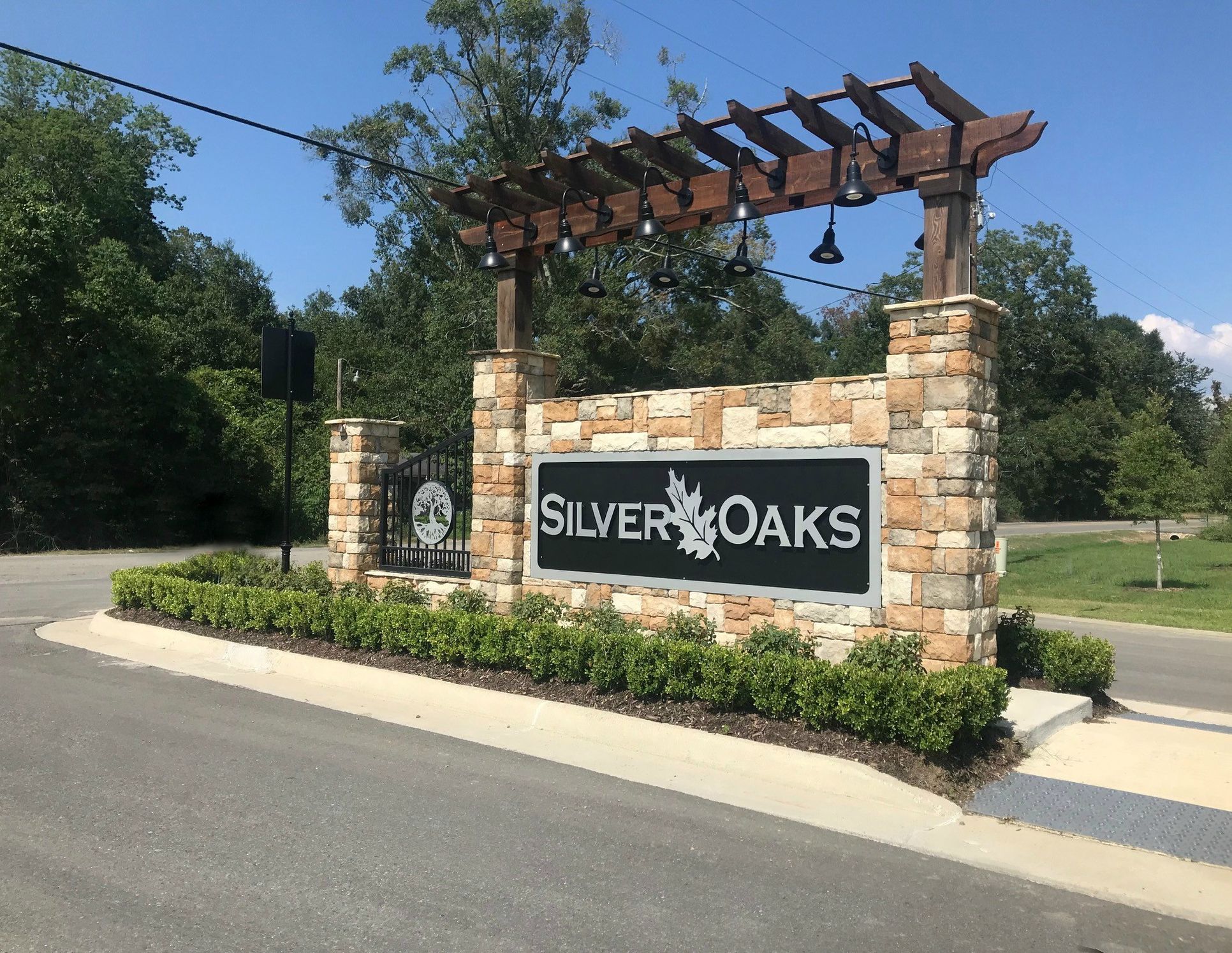 new home community in gonazles LA in silver oaks