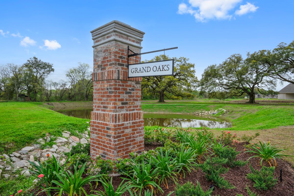 Community Entrance Sign - New Construction - DSLD Homes Grand Oaks