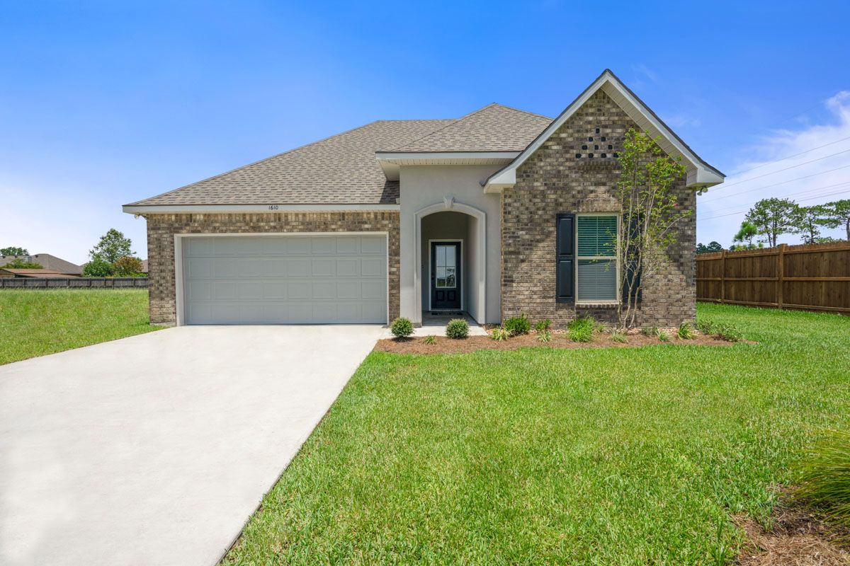 Trillium III A - Orleans Run Model Home - Century Village Community - Monroe, Louisiana - DSLD Ho...
