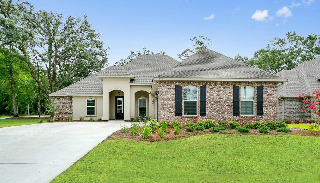 Front View of Model Home - DSLD Homes in Cantonment Florida