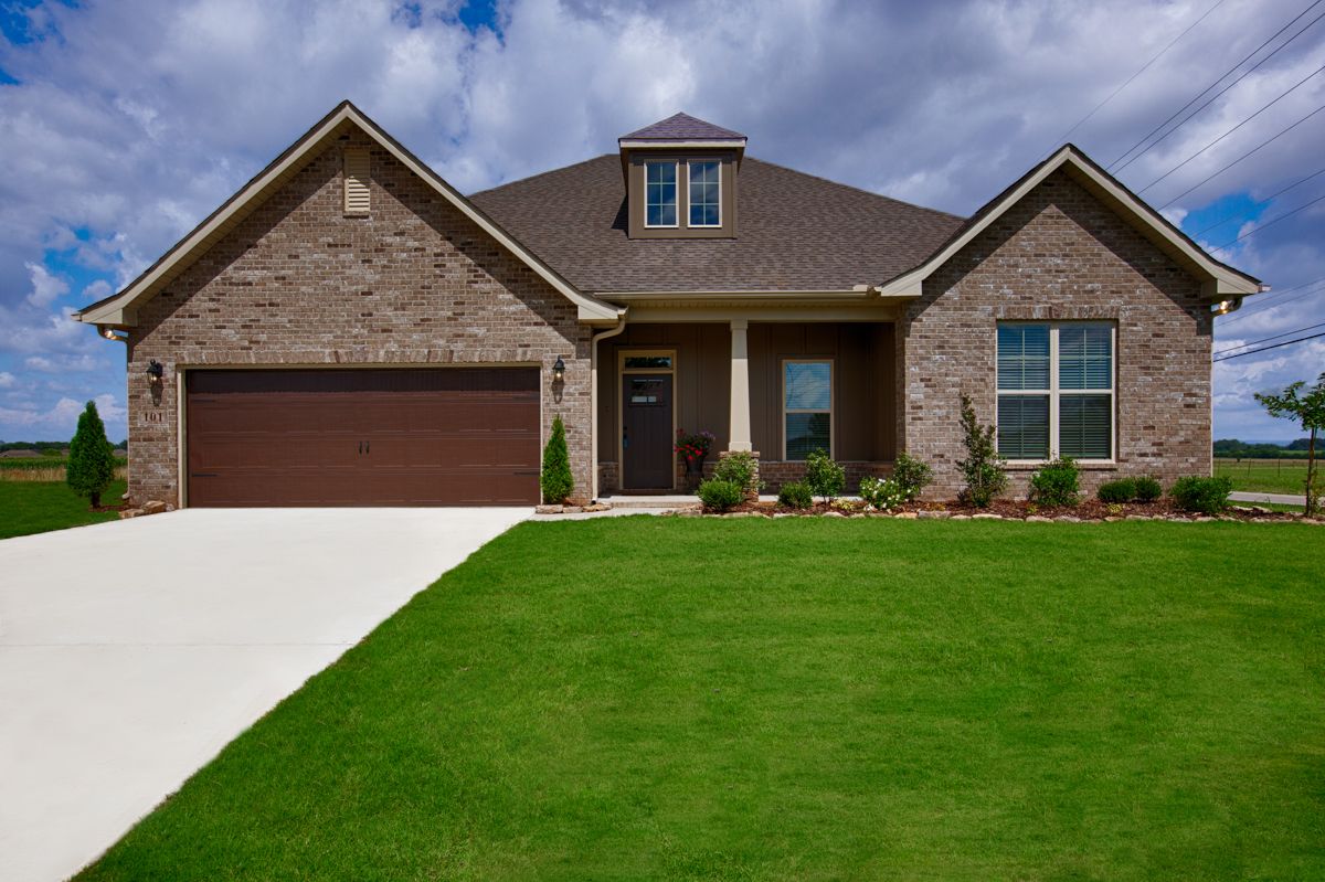 Meadow Crest Model Home Exterior - Collinswood II G - DSLD Homes - Hazel Green, AL