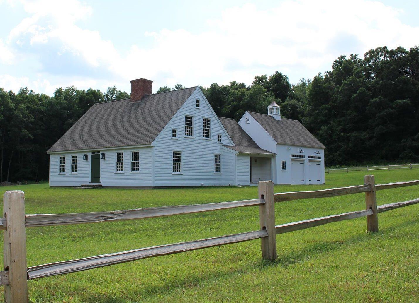 Early New England Homes,06043