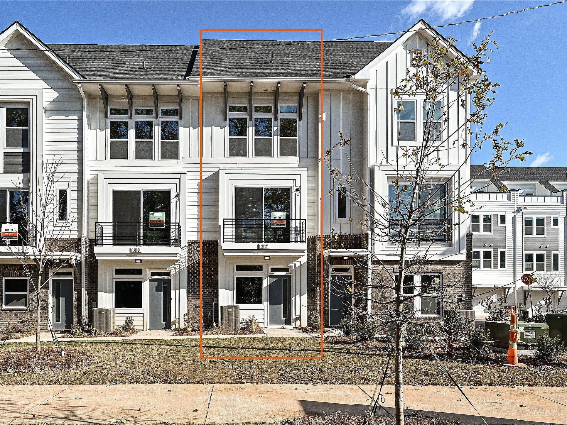 Exterior:Front Exterior