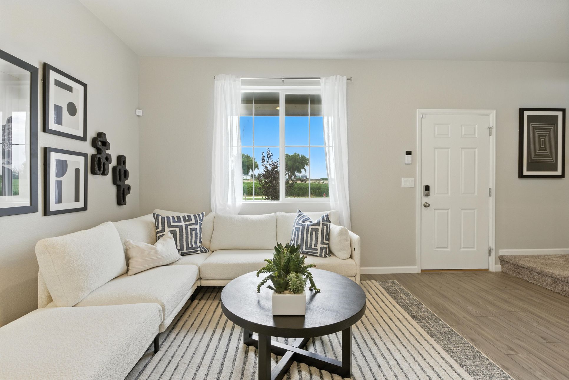 Spring-Valley-Denali-GreatRoom-6014x4016-Risewell-Homes