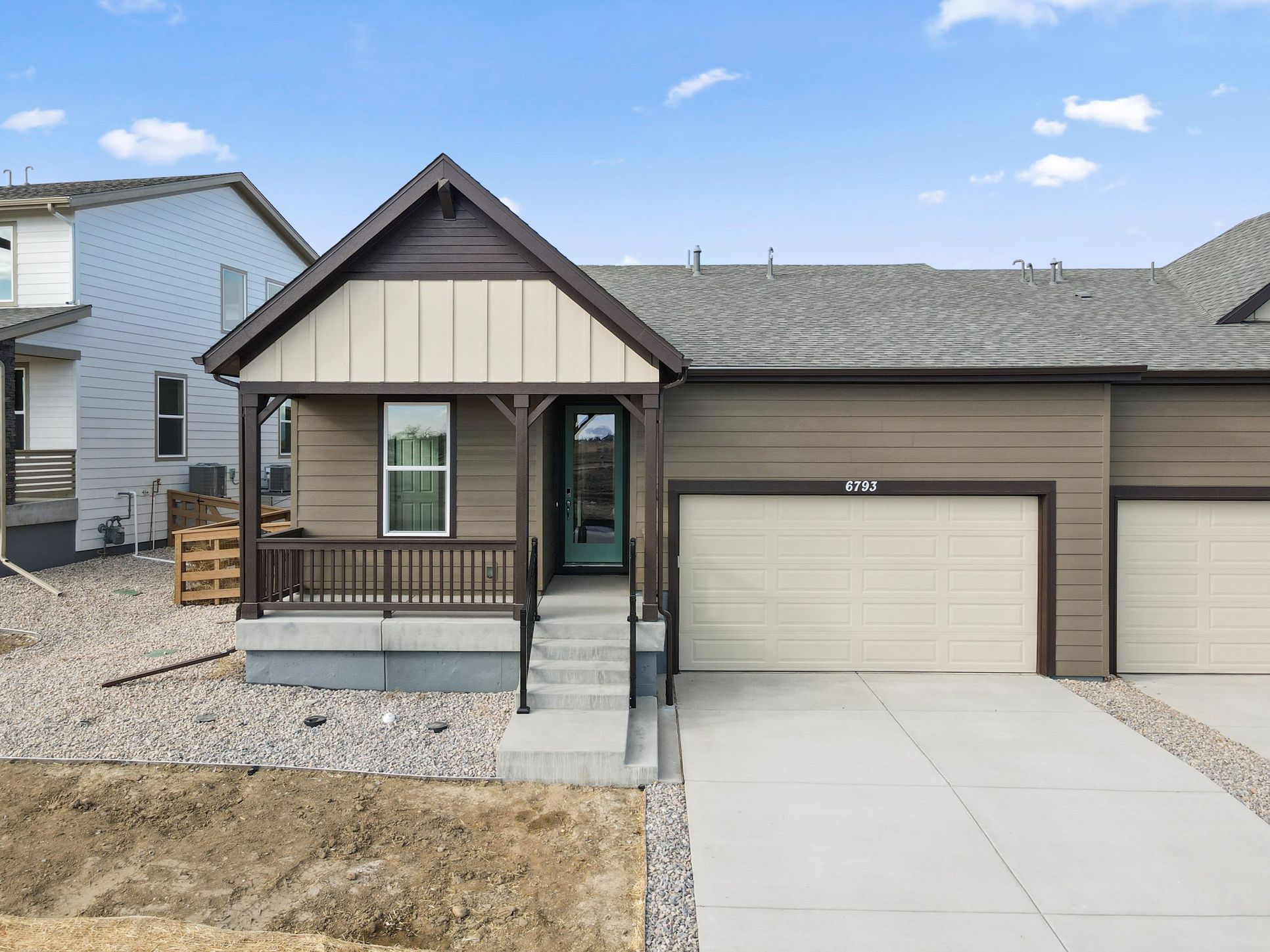 Cordovan-6793UticaCir-FrontExterior