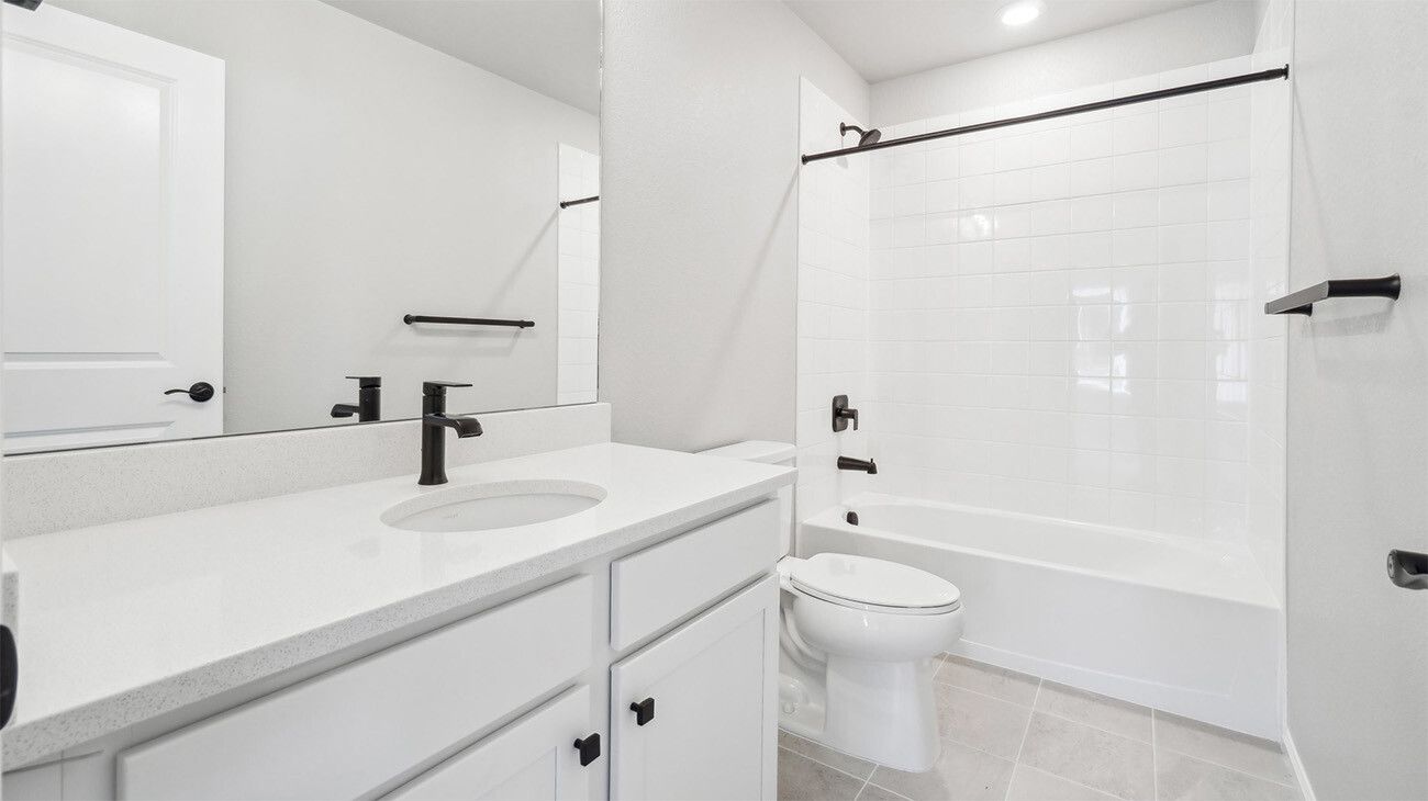 Woodrose at Painted Prairie -10 Block 8-Bathroom-Homesite Photography