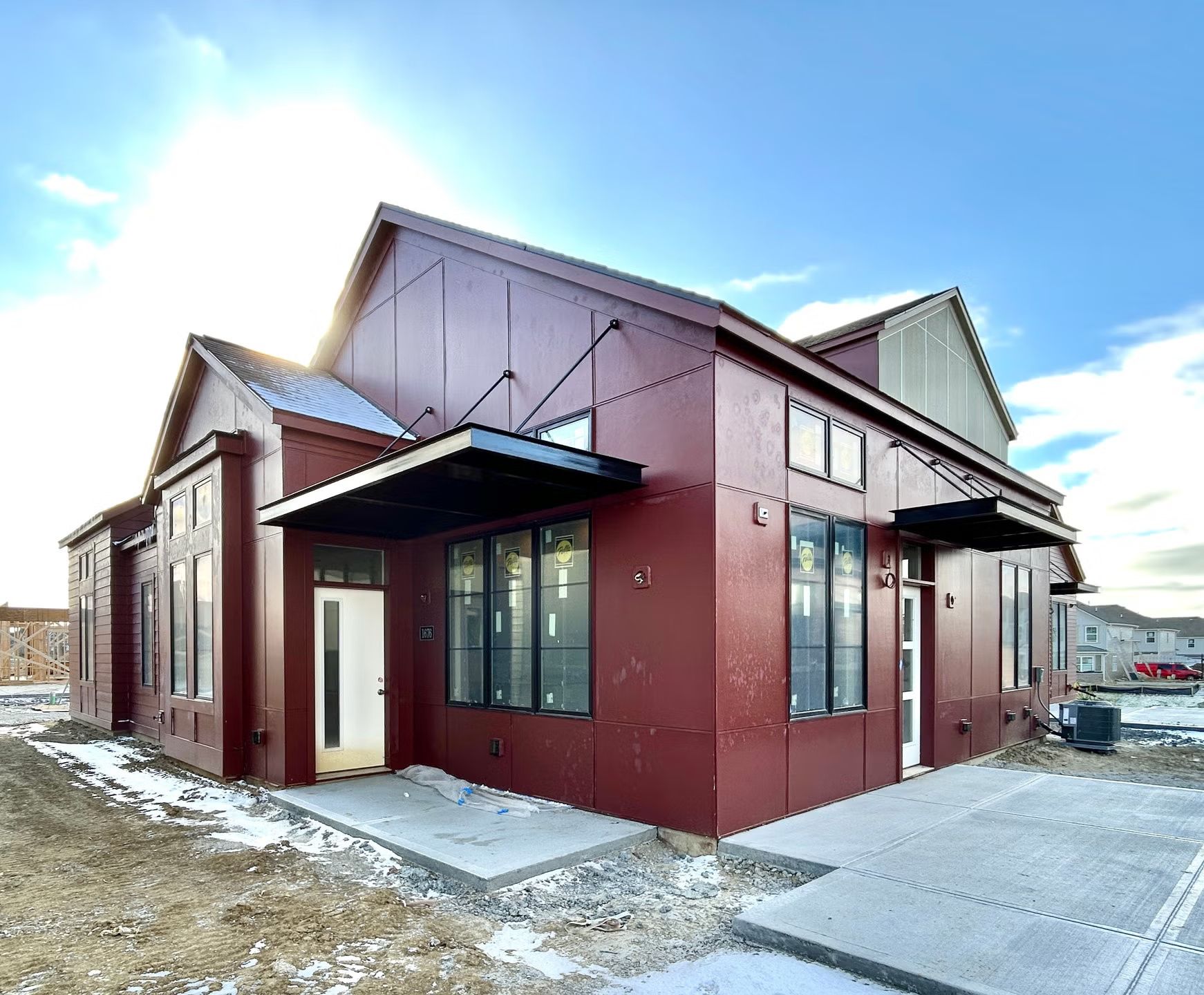 1676 Solebar Way:Elevation