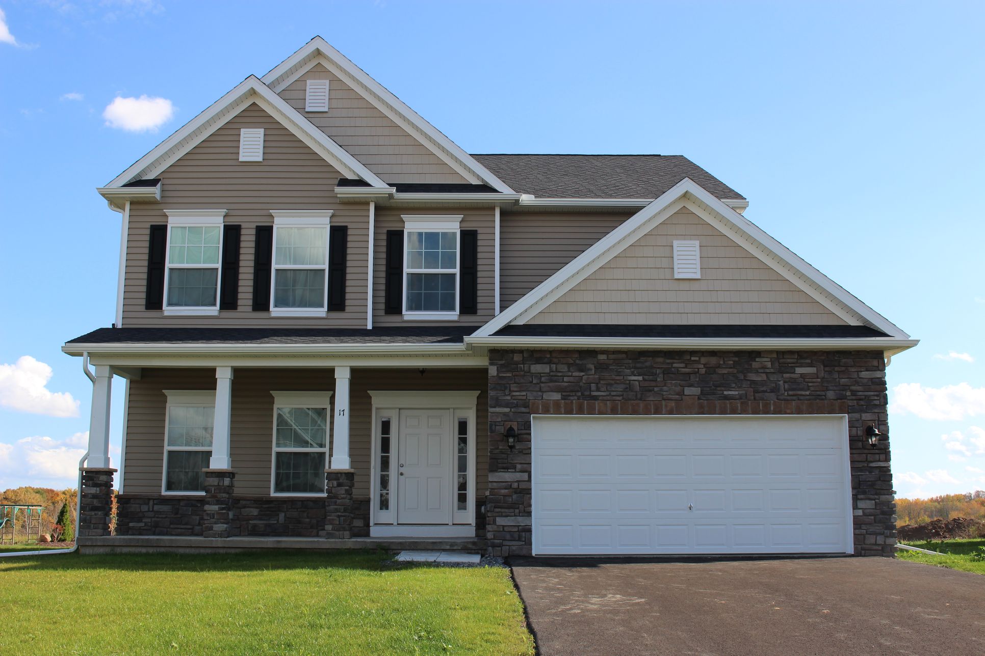 Pinnacle Exterior:Pinnacle Exterior