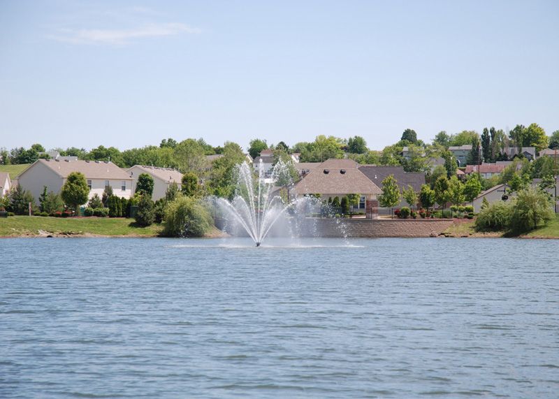 Charlestowne Lake & Fountain