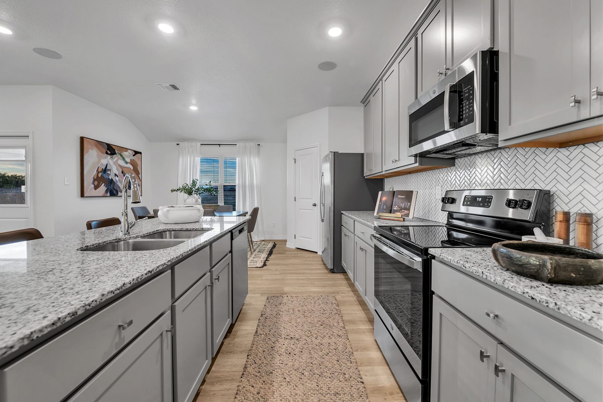 KITCEHN 2-108 HEMP HILL