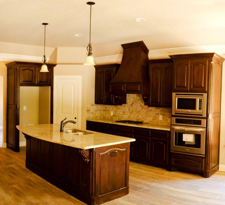 Flores Homes Inc,75154