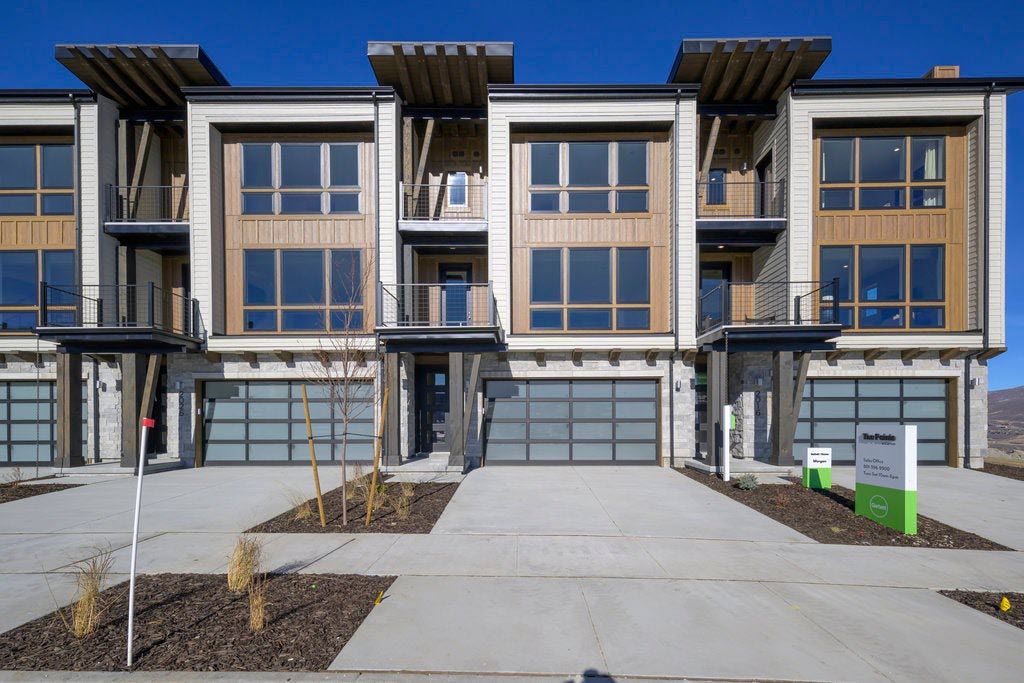 Morgan:The Pointe at Current