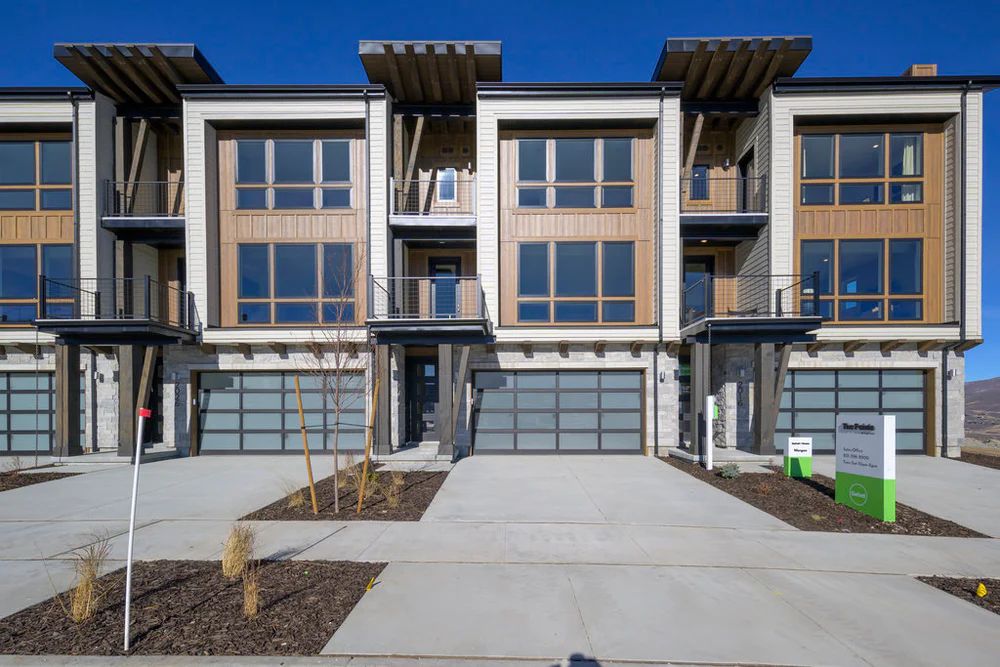 2022 W. Pinnacle Ln:Elevation