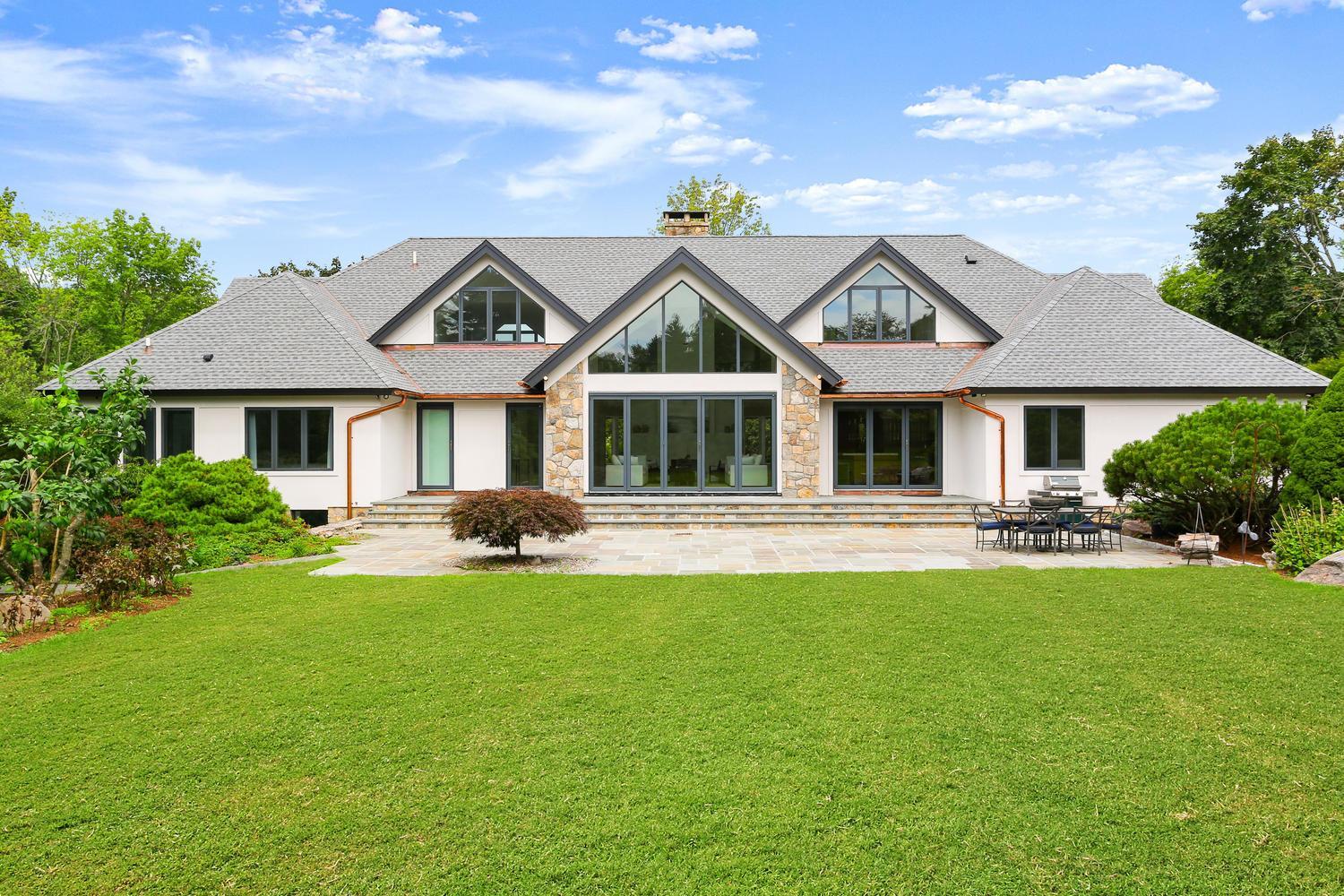 Gardiner & Larson Homes,06840