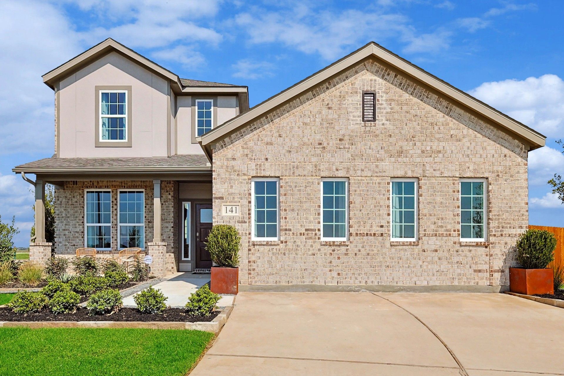 Southfork – Exterior:Southfork – Exterior