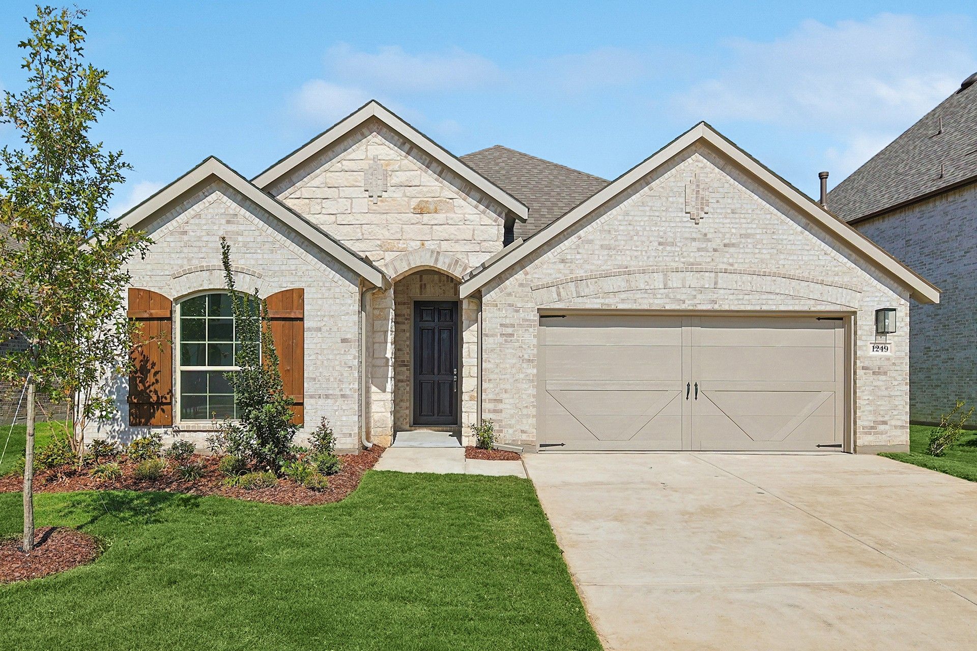 Juniper – Exterior:Juniper – Exterior