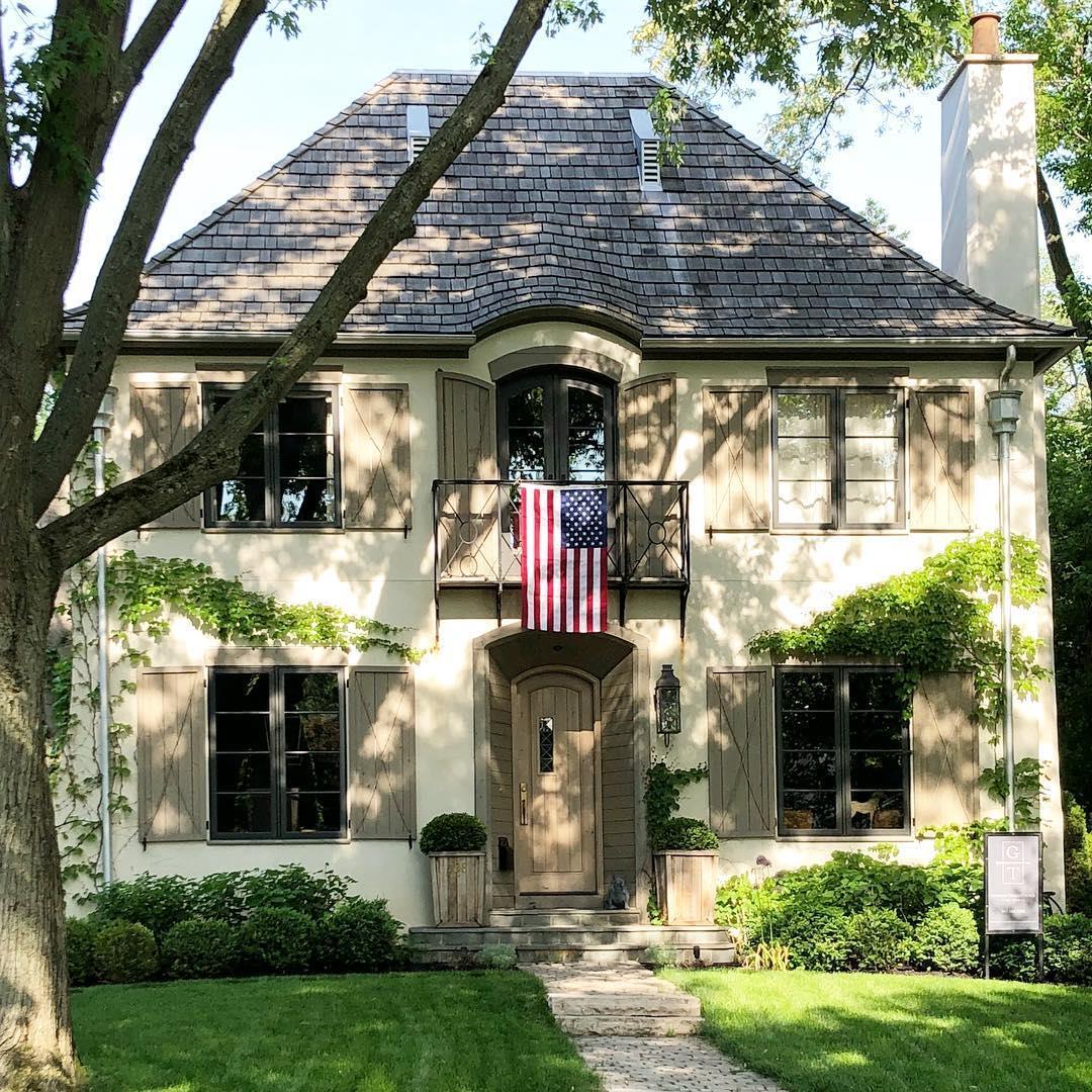 Grand Traditions Fine Homes,60010