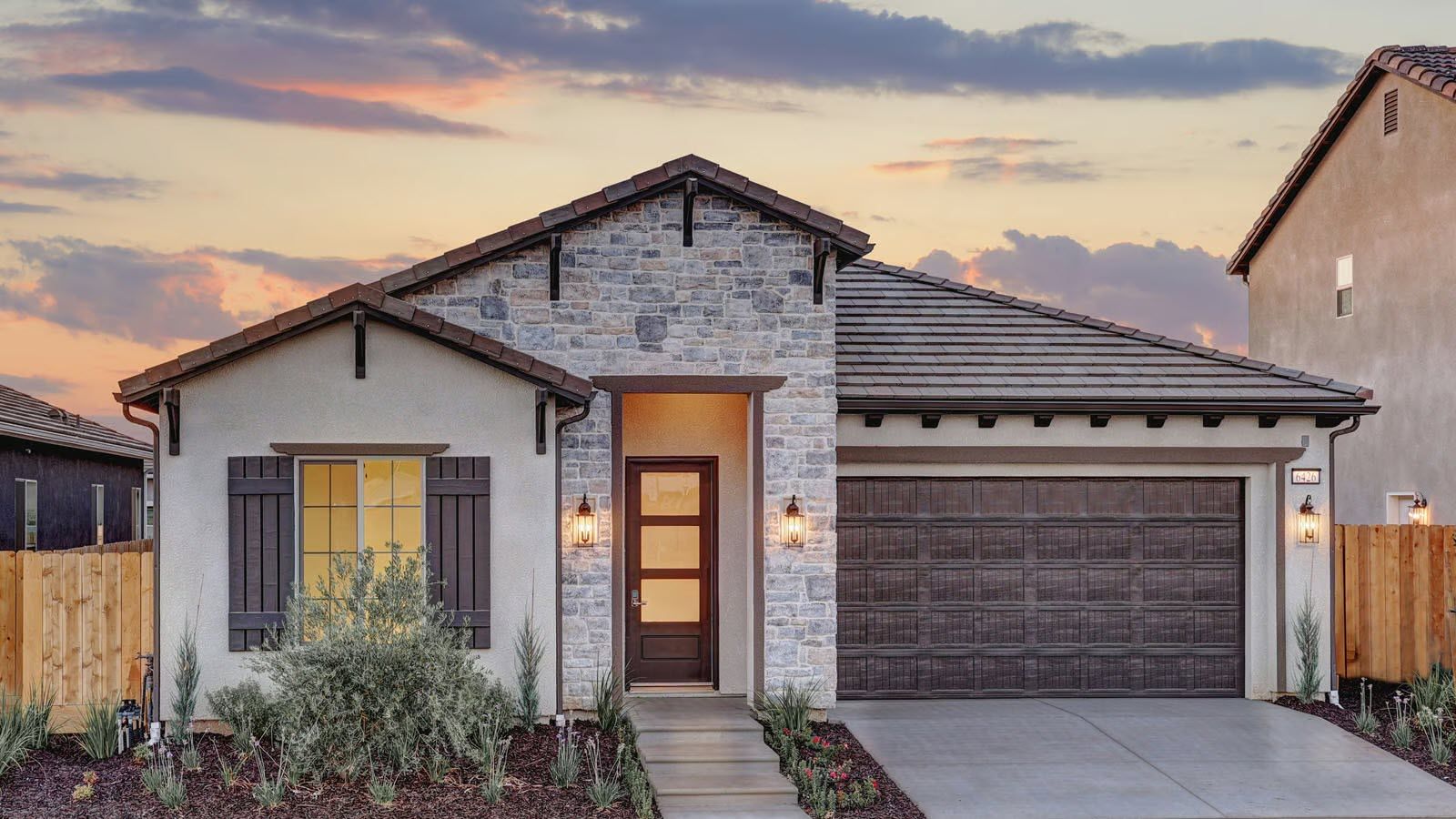 Annie | Tuscan Exterior:Annie