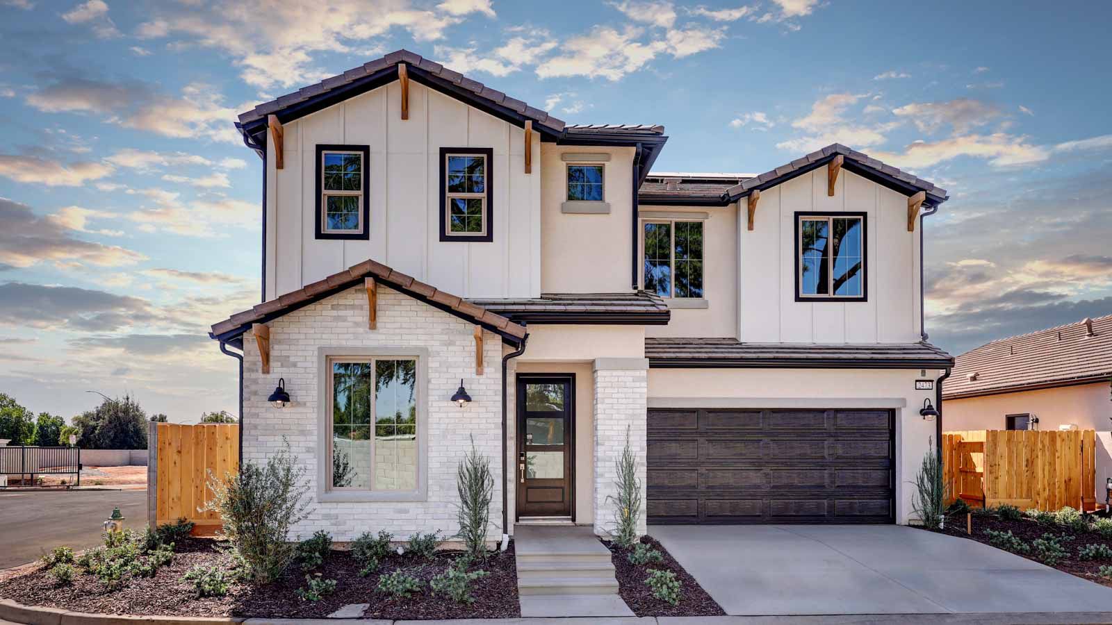 Canvas 12 | Modern Farmhouse Exterior