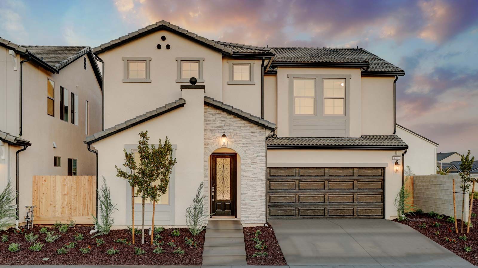 Canvas 12 | Modern Spanish w/ Stone