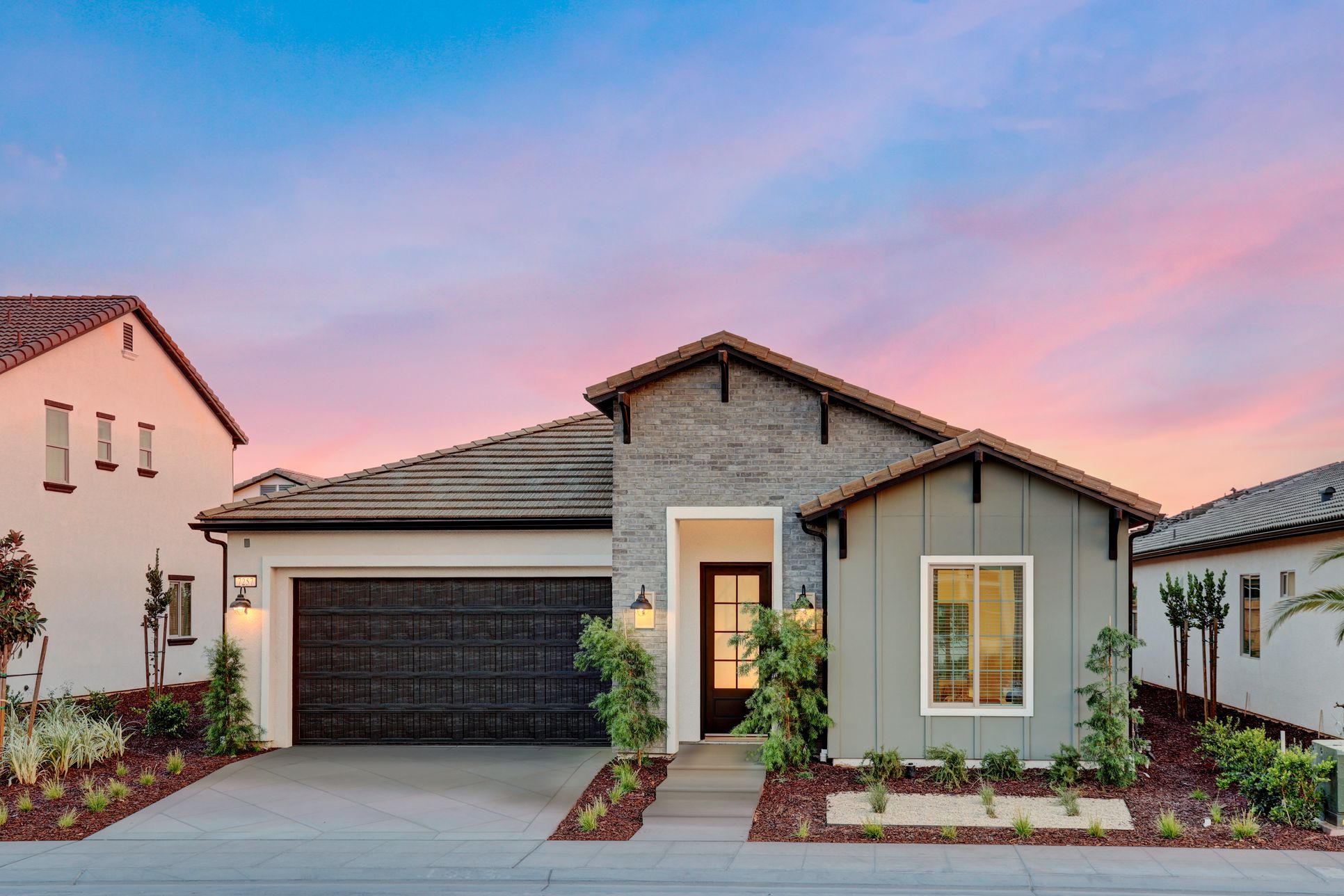 Annie Exterior:The Annie